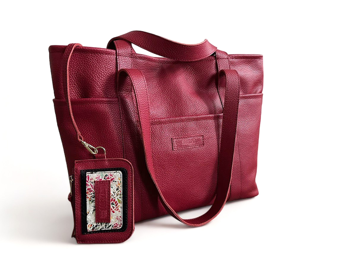 Vibrant Large Shoulder Bag Elegance and Practicality RedDamson